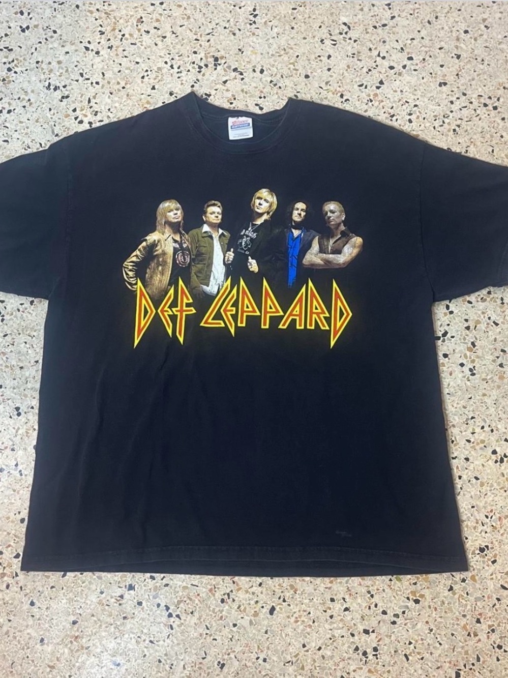 Def Leppard Black Graphic Band Tee – Classic Logo Front